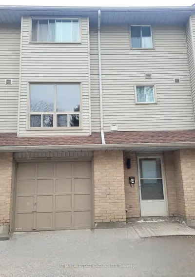 35 Waterman Avenue 78, London South, On N6c 5t5