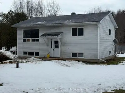 323 Lower Oak Leaf Road, Leeds and the Thousand Islands, ON K0E 1N0
