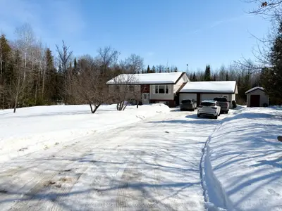 418 Forest Park Road, Laurentian Valley, On K8a 6w2
