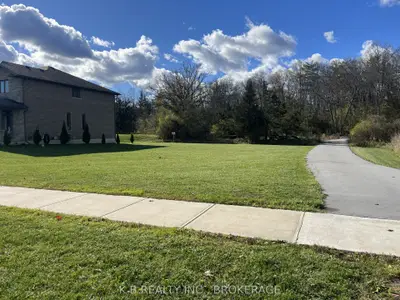104 Cherrywood Parkway, Greater Napanee, ON K7R 0B1