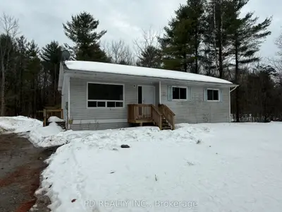 317 Lower Oak Leaf Road, Leeds and the Thousand Islands, ON K0E 1N0