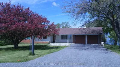 25 Redner Lane, Prince Edward County, On K0k 4z1