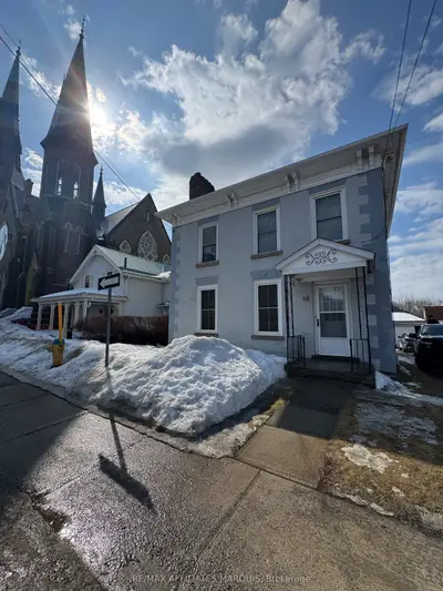 16 William Street 1, Brockville, ON K6V 4V2
