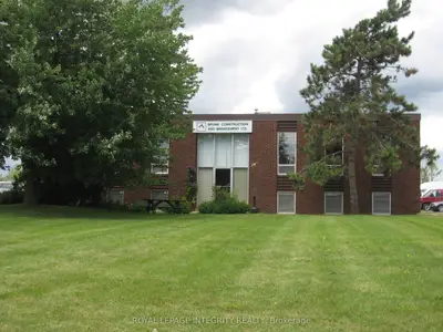 141 Bentley Avenue Bay L, Country Place - Pineglen - Crestview and Area, ON K2E 6T7