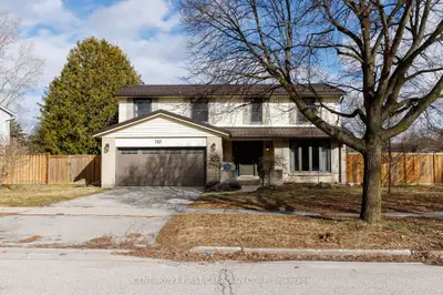 737 Village Green Avenue, London South, On N6k 1h3