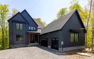 14 St Georges Court, Huntsville, On P1h 1a5