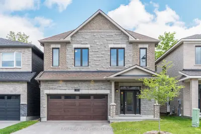 333 Elsie Macgill Walk, Kanata, ON K2W 0K7