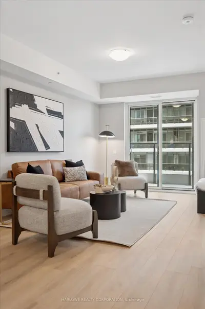 93 Arthur Street S 1206, Guelph, ON N1E 0S6