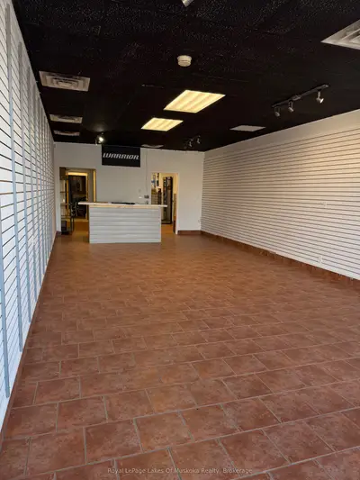 1 KING WILLIAM Street 4, Huntsville, ON P1H 1G7