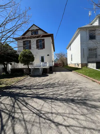 5021 Saint Clair Avenue W, Niagara Falls, On L2e 3t8