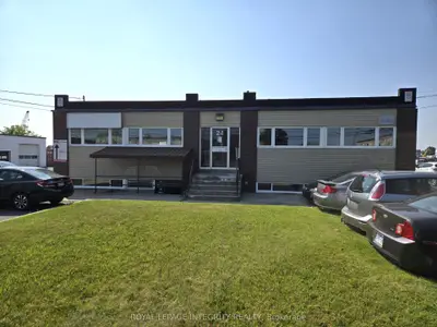 24 Bentley Avenue A, Country Place - Pineglen - Crestview and Area, ON K2E 6T8