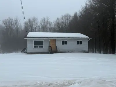 161 Glastonbury Road, Addington Highlands, ON K0H 2G0