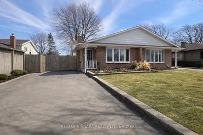 19 Nottingham Court, Welland, ON L3C 5X4