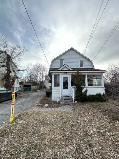 162 Woodroffe Avenue, Woodroffe, ON K2A 3T9