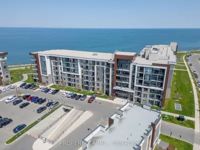 Condo Apartment in Hamilton