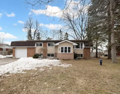 55 Golf Club Road, Rideau Lakes, On K7a 4s5