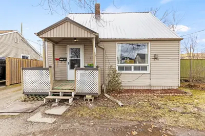 385 Crowland Avenue, Welland, ON L3B 1X5