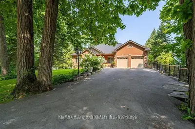 182 Charlore Park Drive, Kawartha Lakes, On K0l 2w0