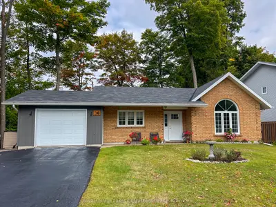 30 Shaw Crescent, Huntsville, On P1h 1t7