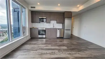 15 Wellington Street S 2506, Kitchener, ON N2G 1C7