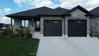 1095 Kincaid Street W, North Perth, On N4w 0j8
