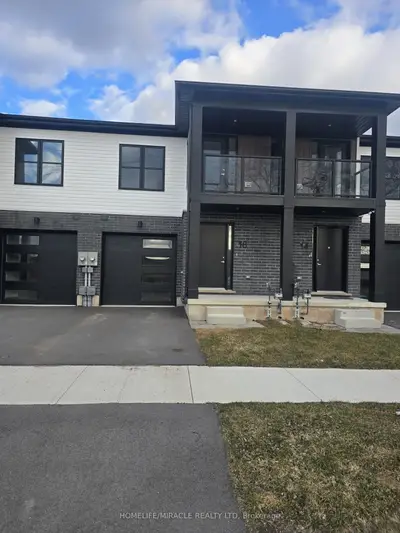 18 Marina Palace, Welland, On, L3b 0n7