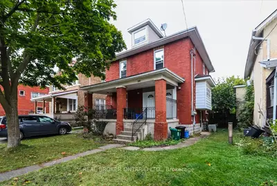 56 Regent Street E, Welland, On L3b 4h6