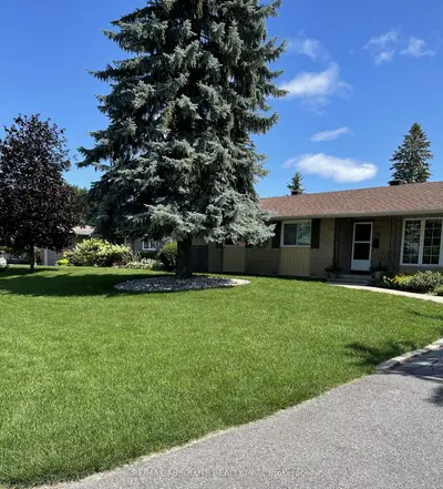 62 Foothills Drive, Bells Corners and South to Fallowfield, ON K2H 6K3