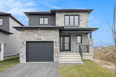 Detached in Russell