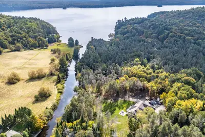461 Rowanwood Road, Huntsville, On P0b 1m0