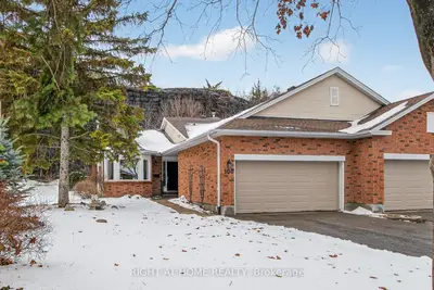 100 Darlington Private W, Hunt Club - Windsor Park Village And Area, On K1v 0x8