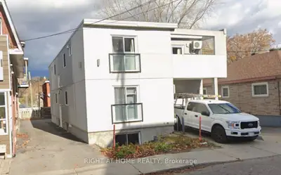 33 Marier Avenue, Vanier and Kingsview Park, ON K1L 5S6