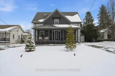 6 Nicholas Street, Prince Edward County, On K0k 2t0