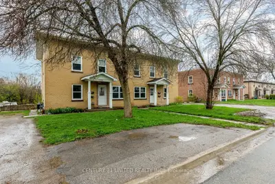 1247 Clonsilla Avenue A, Peterborough, ON K9J 5Z1