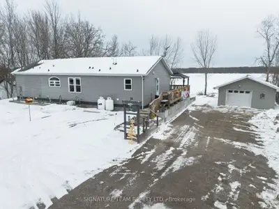 428 Lacroix Bay Road, Whitewater Region, On K0j 2l0