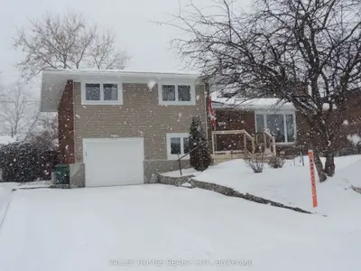 1224 PLACID Street, Parkway Park - Queensway Terrace S and Area, ON K2C 3A6