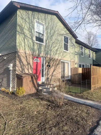70 Fiddlers Green Road 44, London North, On N6h 4r4