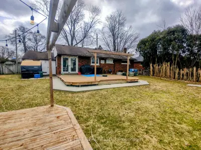 6697 Huggins Street, Niagara Falls, On L2j 1h8