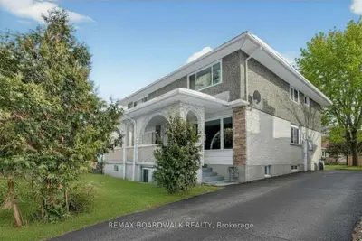 2666 Regina Street, Britannia - Lincoln Heights And Area, On K2b 6x8