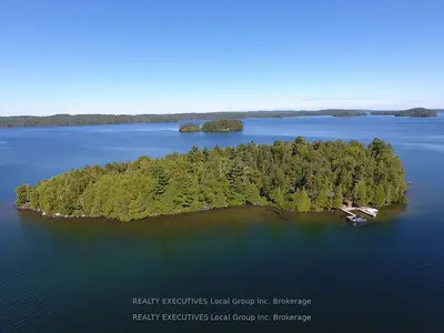 855 Lake Temagami Island, Temagami, On P0h 2h0