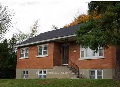 43 Lavergne Street, Vanier and Kingsview Park, ON K1L 5E9