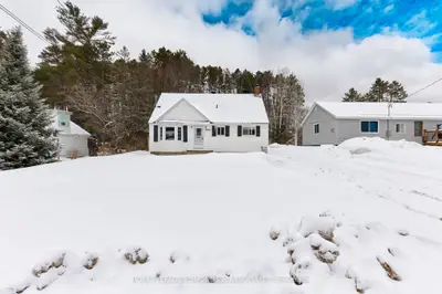 13 Plant Road, Laurentian Hills, On K0j 1j0