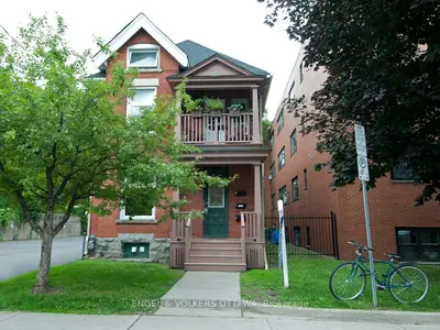 96 Waverley Street 1, Ottawa Centre, ON K2P 0V2