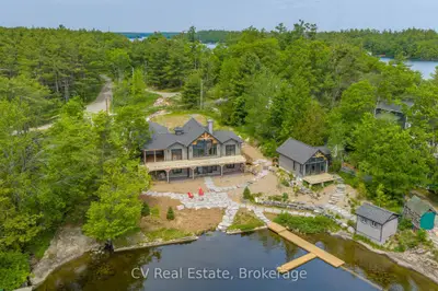 1111 Lakeshore Drive, Gravenhurst, On P1p 1r2