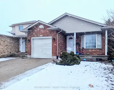 1066 Farnsborough Crescent, London East, On N5v 4y9