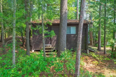 22 Chandos Lk Balmer Island, North Kawartha, On K0l 1a0