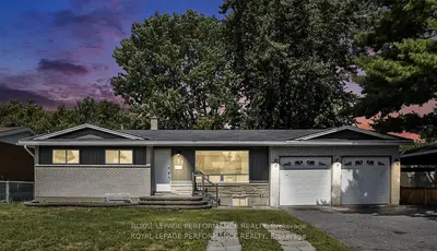 33 Majestic Drive N, South of Baseline to Knoxdale, ON K2G 1C6