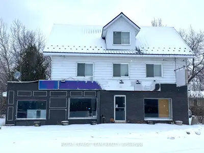 2 Mohns Avenue, Petawawa, On K8h 2g4