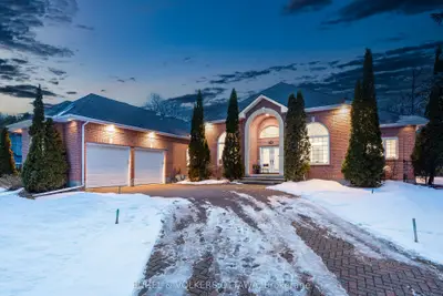 5 Countryside Green, Bells Corners and South to Fallowfield, ON, K2R 1B5