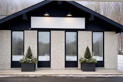 9100 HIGHWAY #11 SOUTH Expressway, Huntsville, ON P1H 2J2